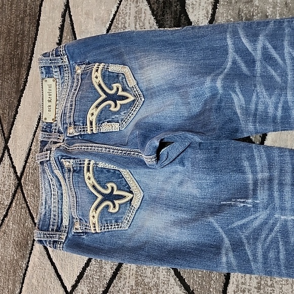 ROCK REVIVAL DENISA BUCKLE EXCLUSIVE EASY-FIT EMBROIDERED DENIM CAPRI JEAN - Picture 10 of 14